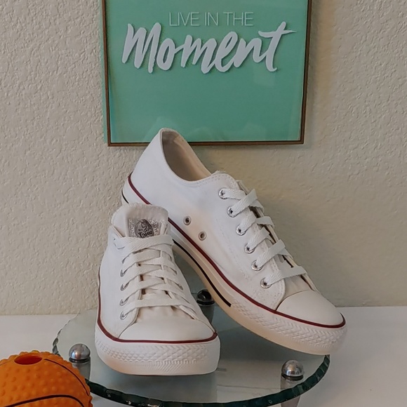 WARRIOR Other - Warrior Canvas Low Top Sneakers.